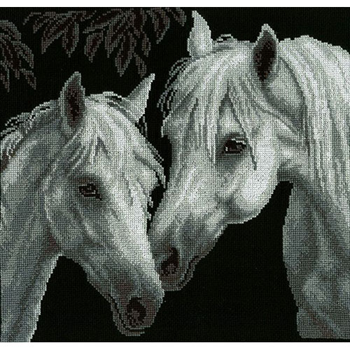 687 Набор для вышивания Hobby&Pro 'Белые кони', 29*27 см